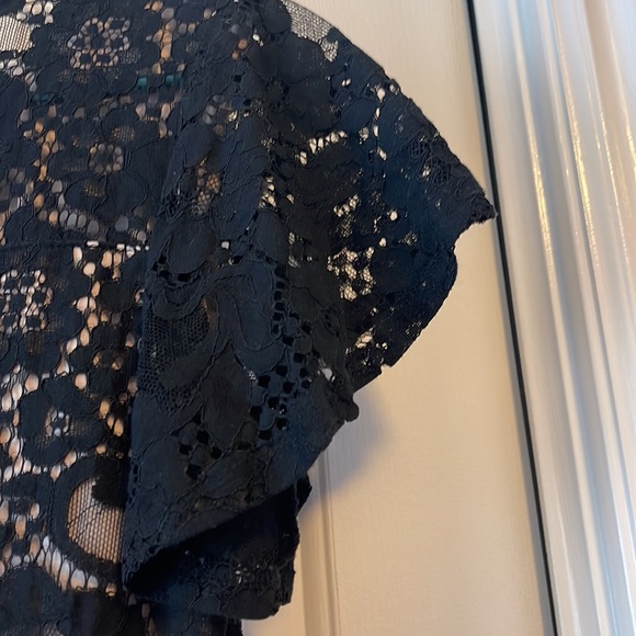 Size small, black lace with tan lining, worn once to a school dance - Picture 5 of 7